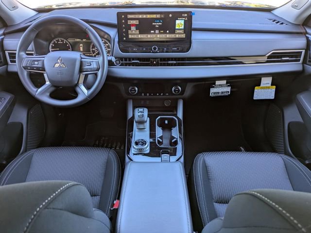 New 2026 Mitsubishi Outlander ES image 15