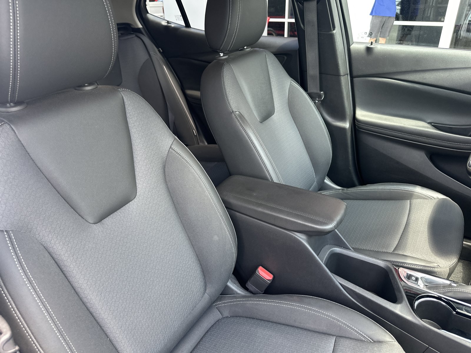 Used 2024 Buick Encore GX Preferred FWD image 25