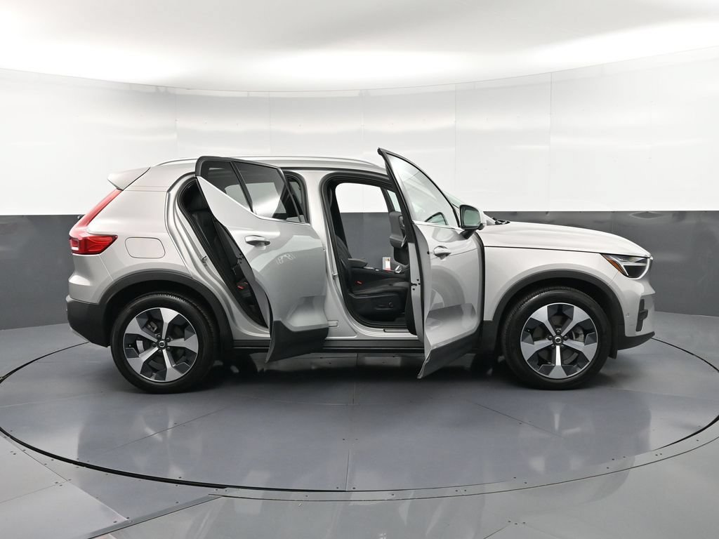 Used 2023 Volvo XC40 B5 Plus w/ Driver Assist Package AWD/4WD image 36