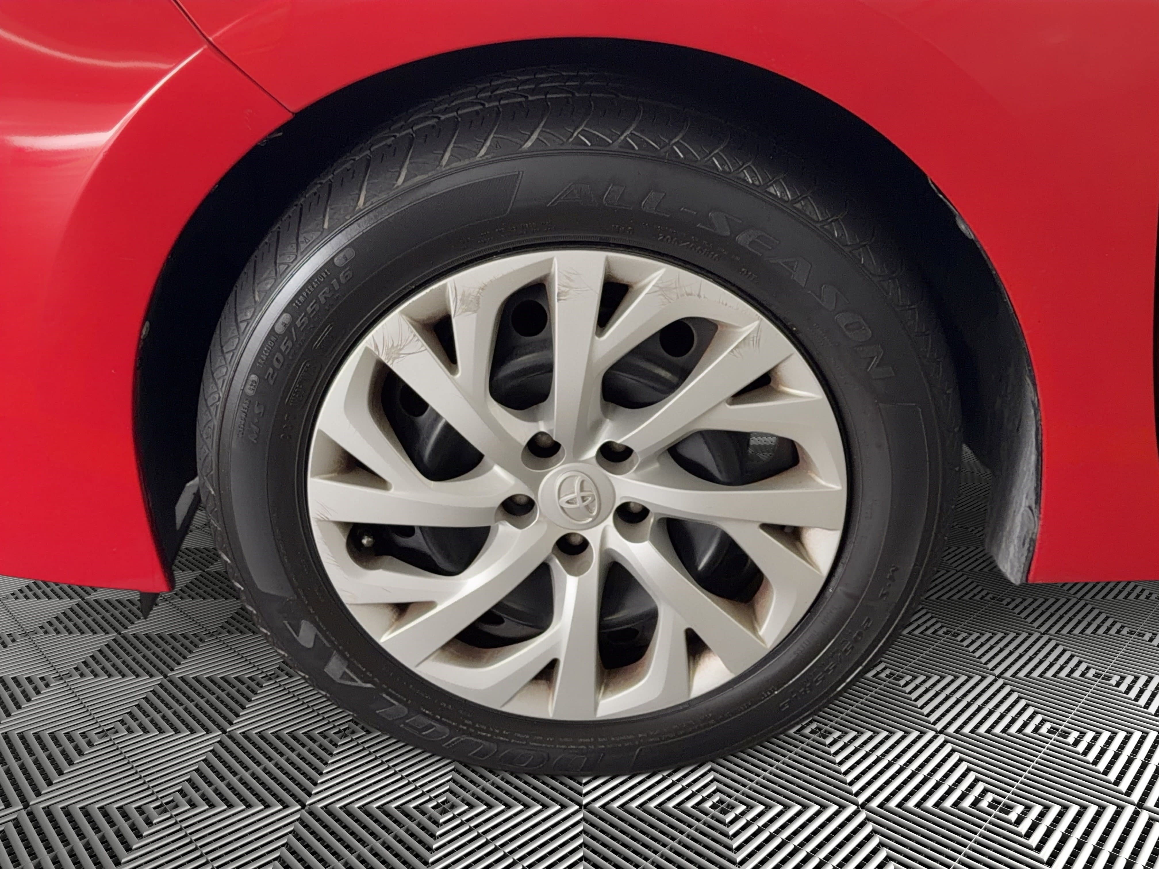 Used 2019 Toyota Corolla LE FWD image 12