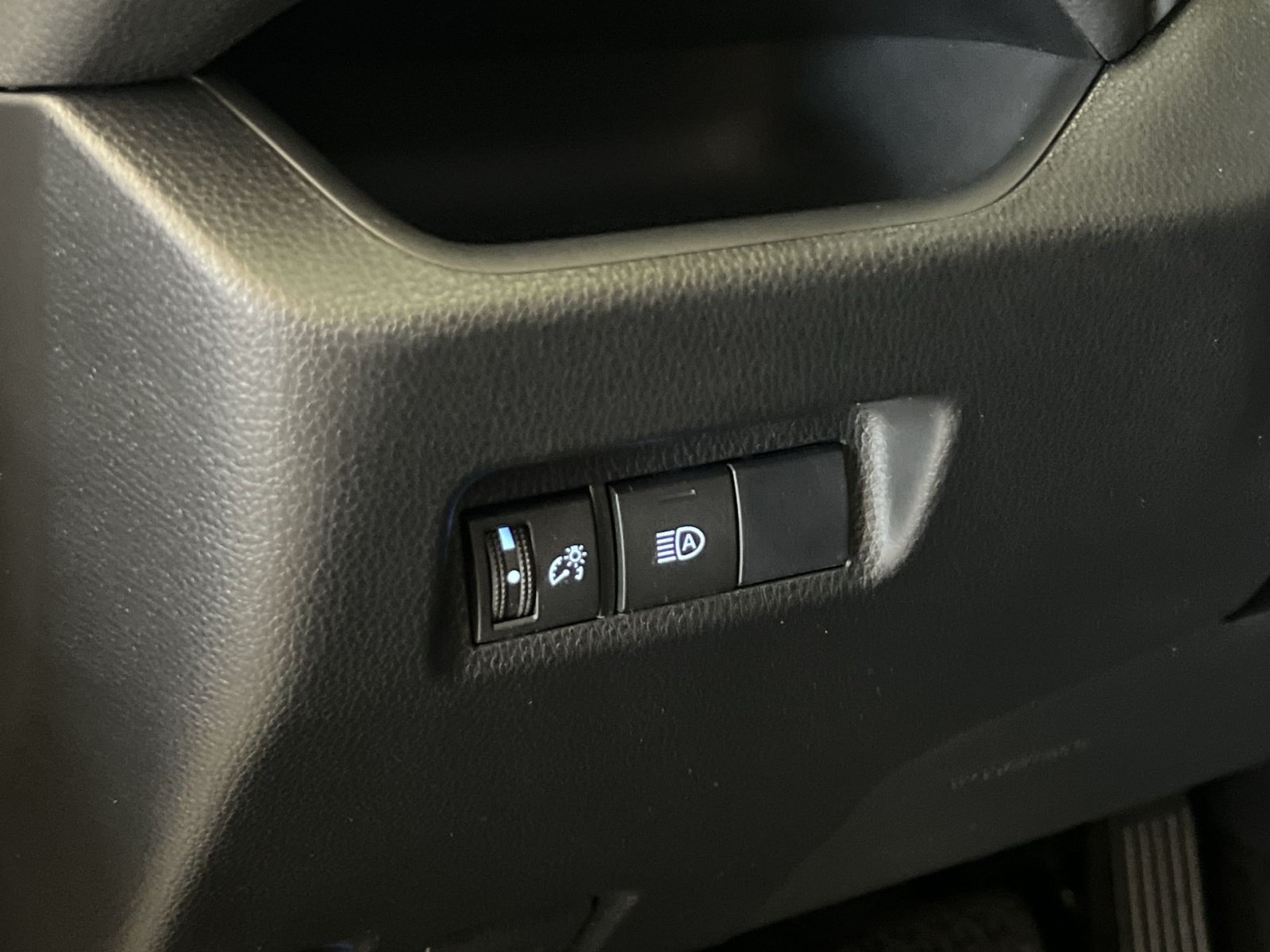 Used 2020 Toyota RAV4 LE w/ All Weather Liner Package AWD/4WD image 37