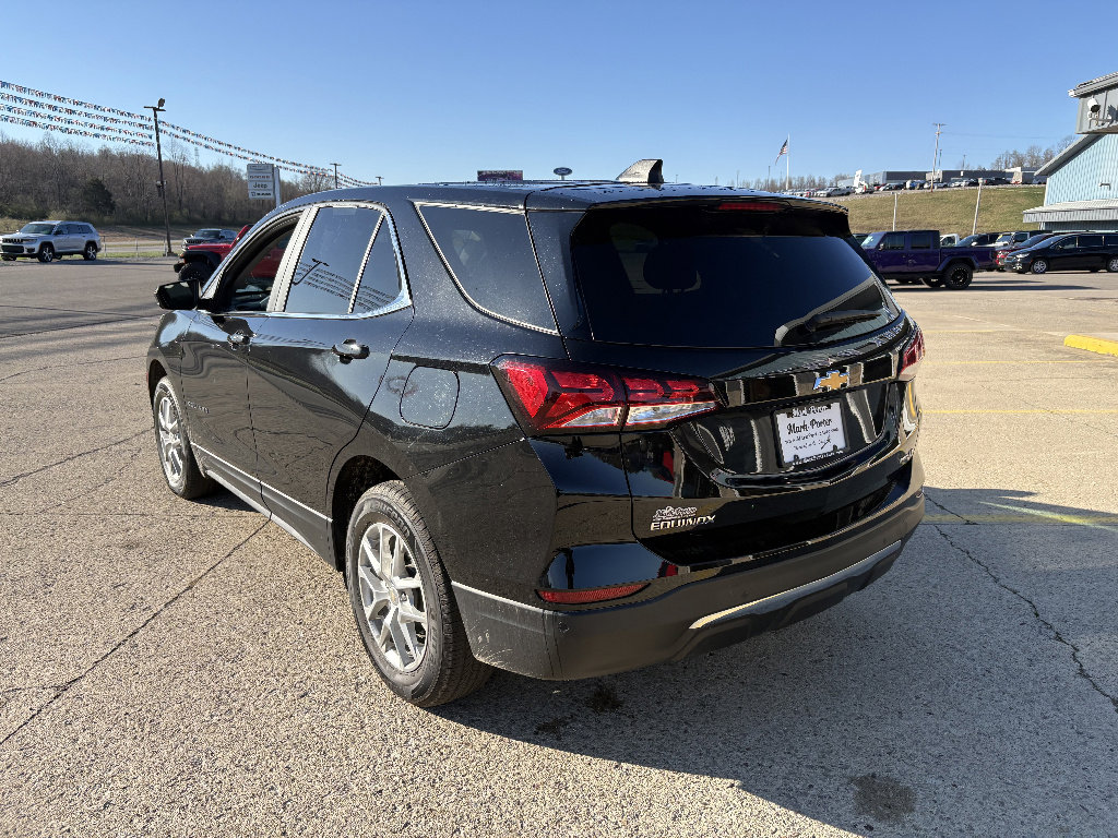 Used 2024 Chevrolet Equinox LT AWD/4WD image 3
