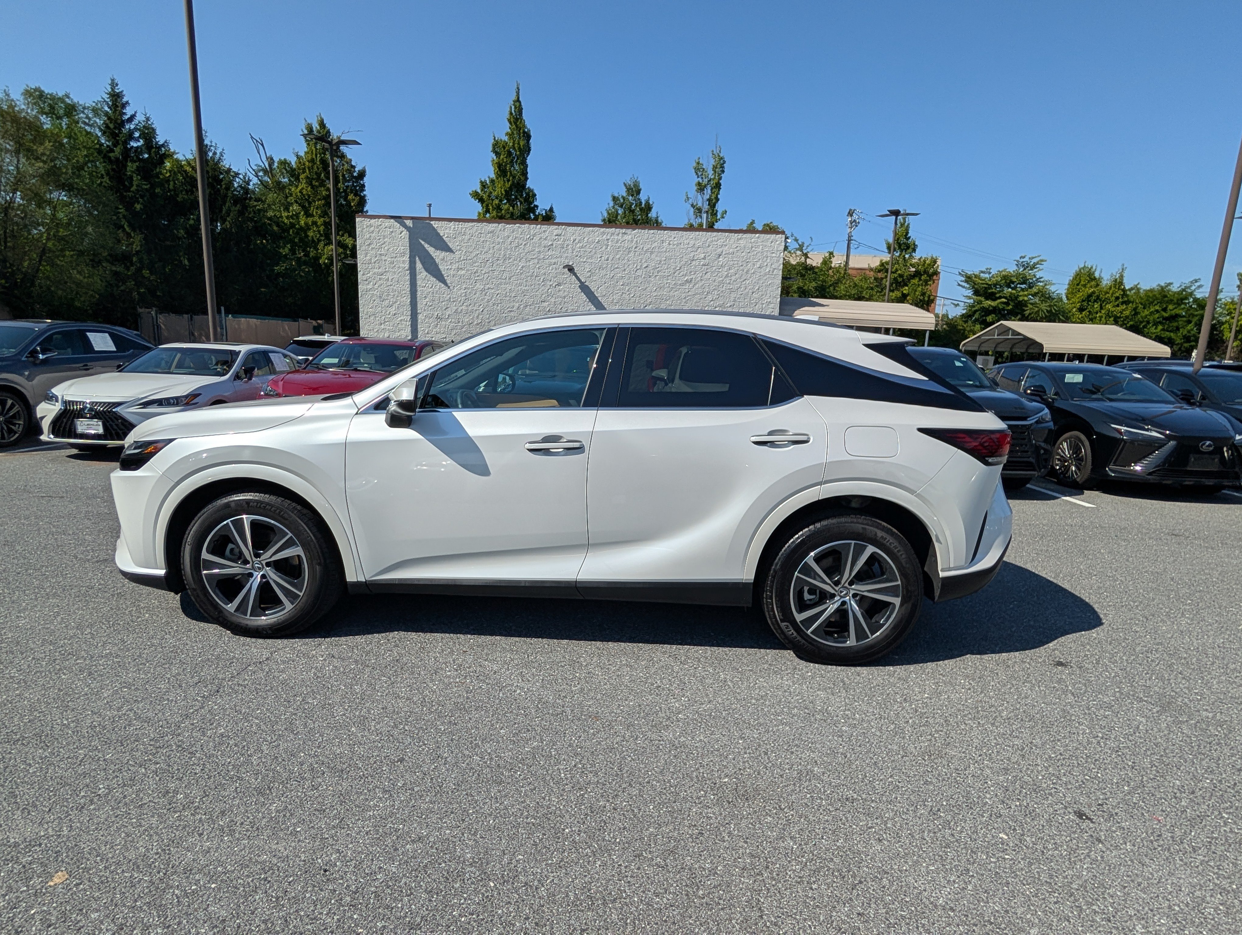 Certified 2025 Lexus RX 350 Premium AWD/4WD image 2