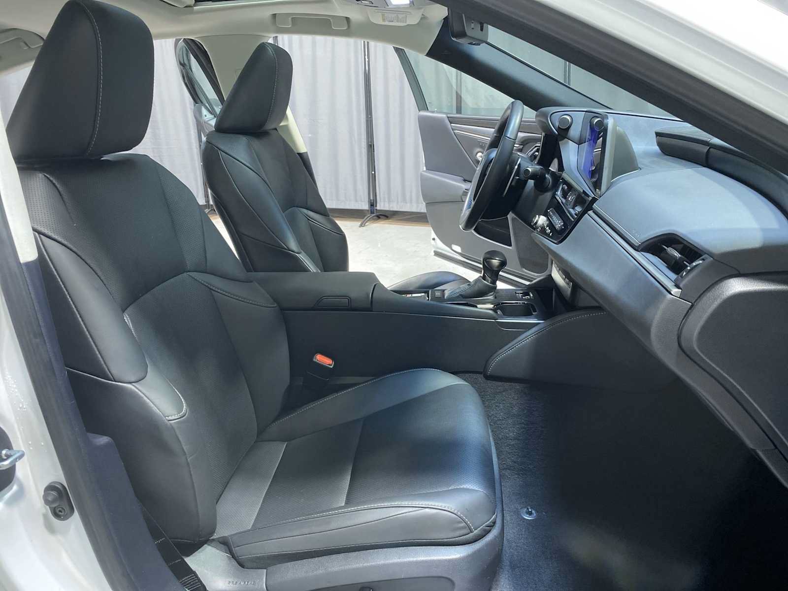 Used 2024 Lexus ES 350 w/ Premium Package FWD image 14