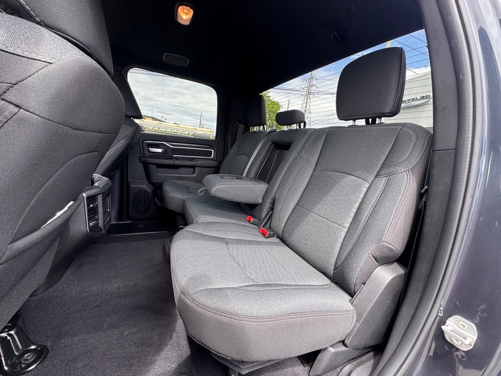 New 2026 RAM 2500 Big Horn AWD/4WD image 16
