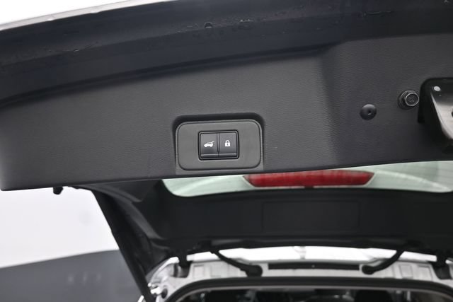Used 2024 Nissan Rogue SV AWD/4WD image 7