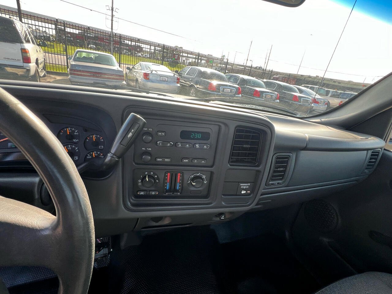 Used 2004 GMC Sierra 2500 W/T image 19