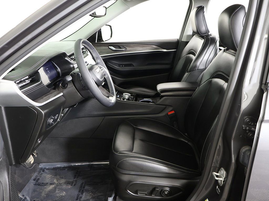 Used 2023 Jeep Grand Cherokee L Limited image 31