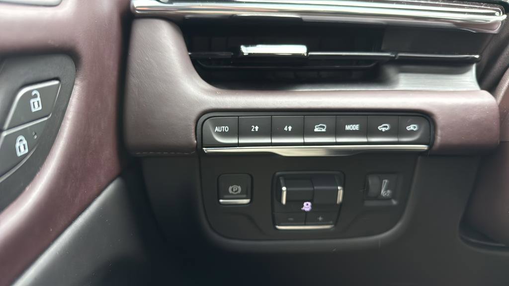 Certified 2022 Cadillac Escalade ESV Premium Luxury Platinum image 23