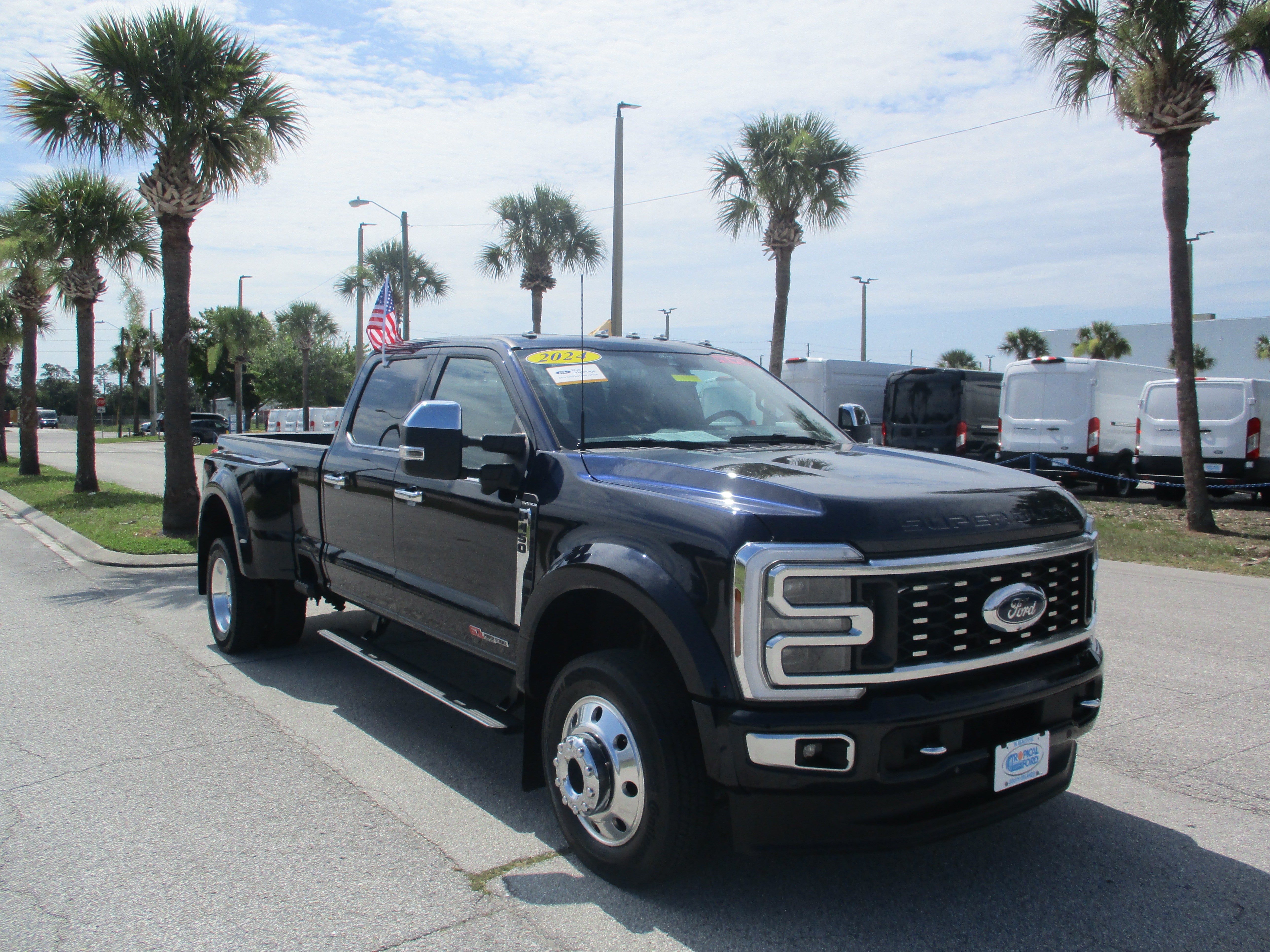 Certified 2024 Ford F450 Platinum w/ FX4 Off-Road Package AWD/4WD image 1