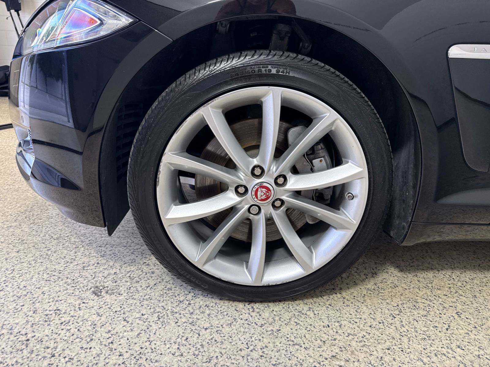 Used 2015 Jaguar XF Portfolio AWD/4WD image 9