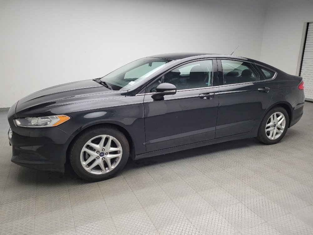 Used 2015 Ford Fusion SE FWD image 2