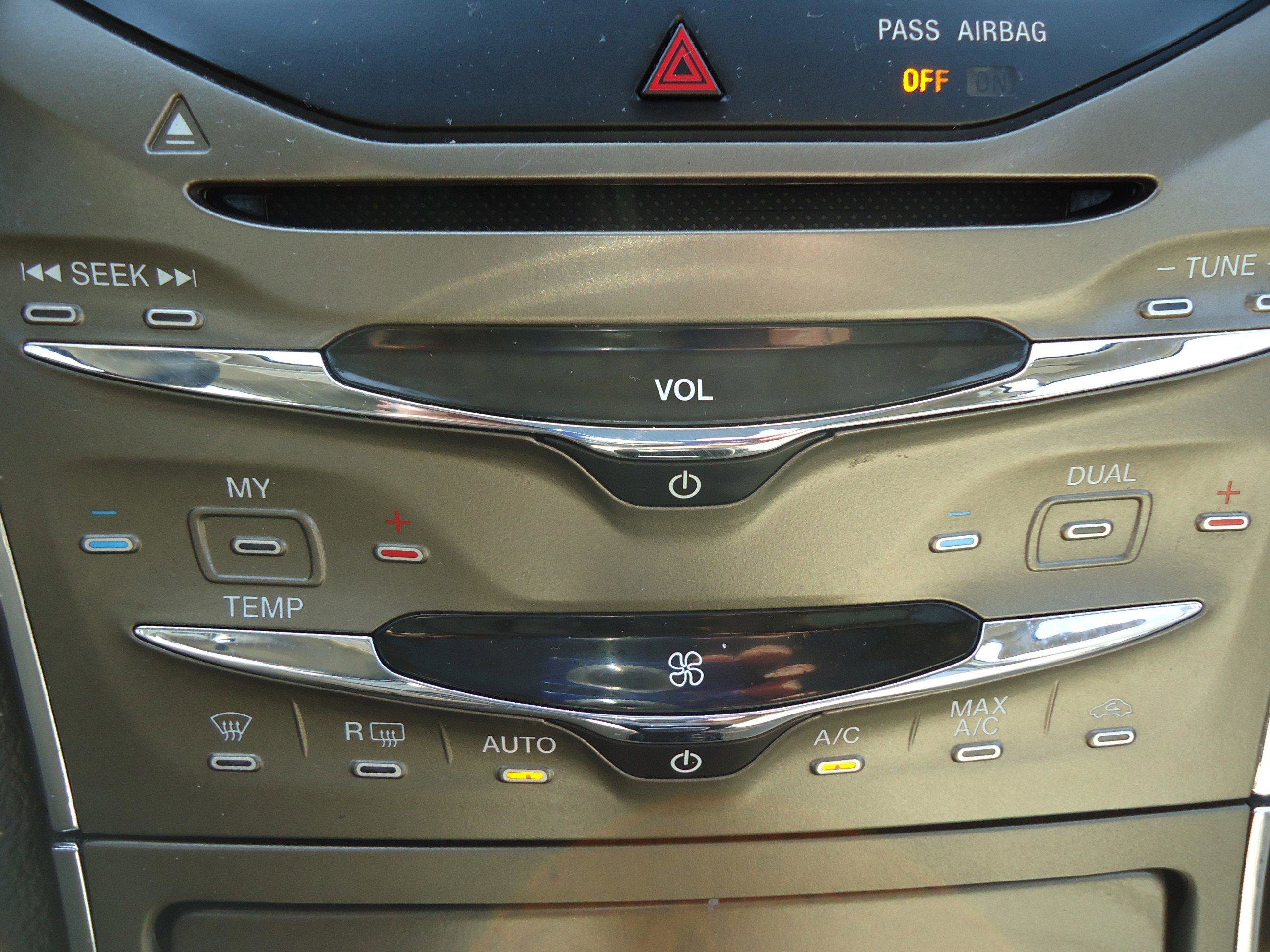 Used 2013 Lincoln MKX AWD image 20