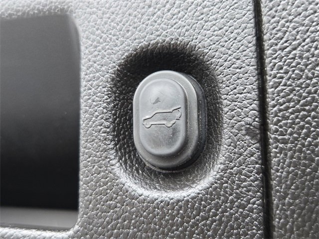 Used 2019 GMC Yukon Denali w/ Denali Ultimate Package image 33