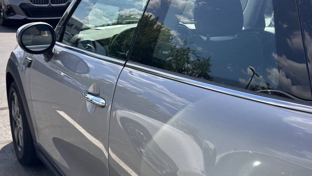Used 2024 MINI Cooper 2-Door Hardtop FWD image 9