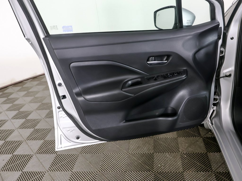 Used 2024 Nissan Versa SV w/ Trunk Package image 19