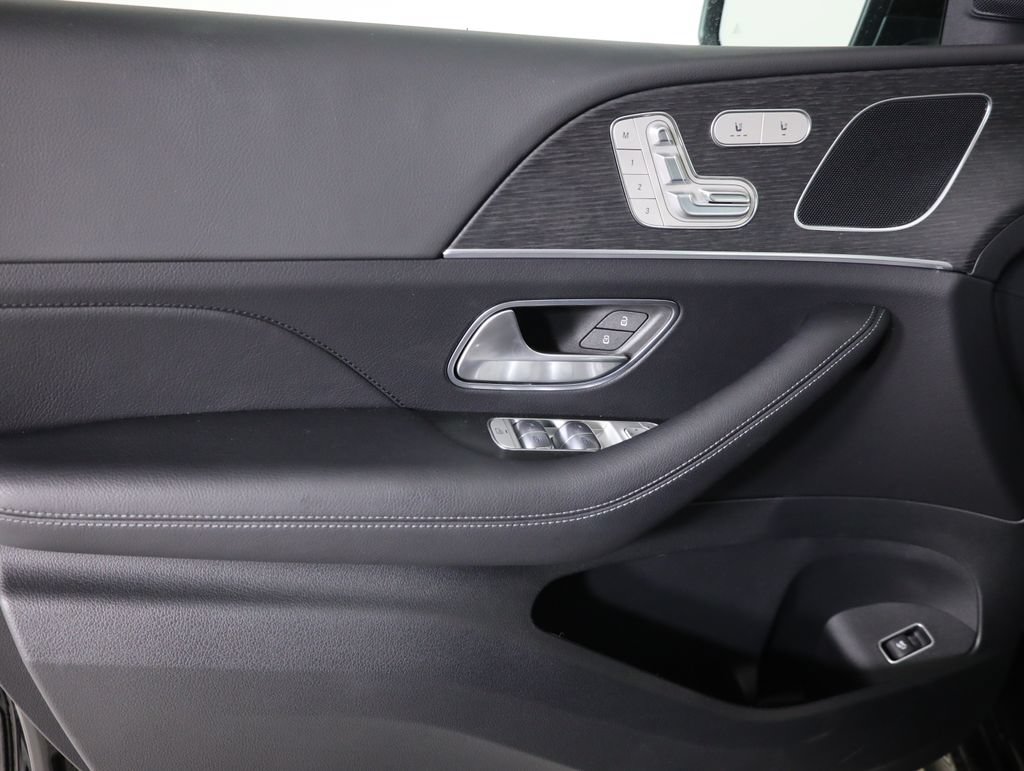 Used 2025 Mercedes-Benz GLE 450 4MATIC Coupe image 9