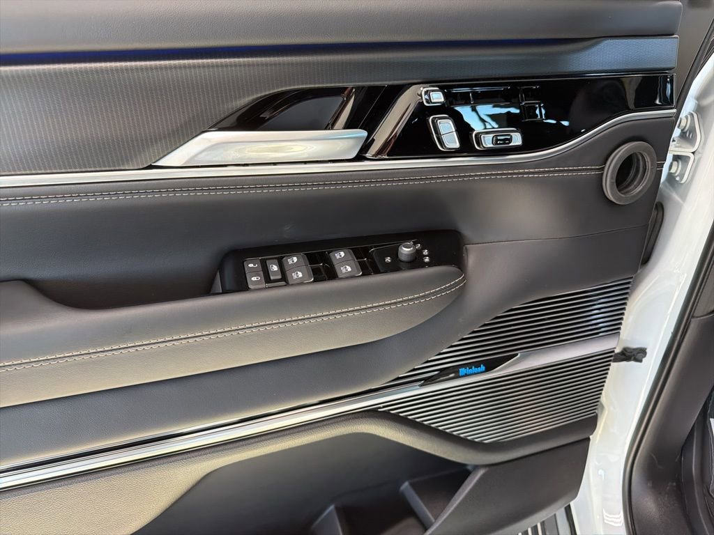 New 2026 Jeep Grand Wagoneer Summit image 10