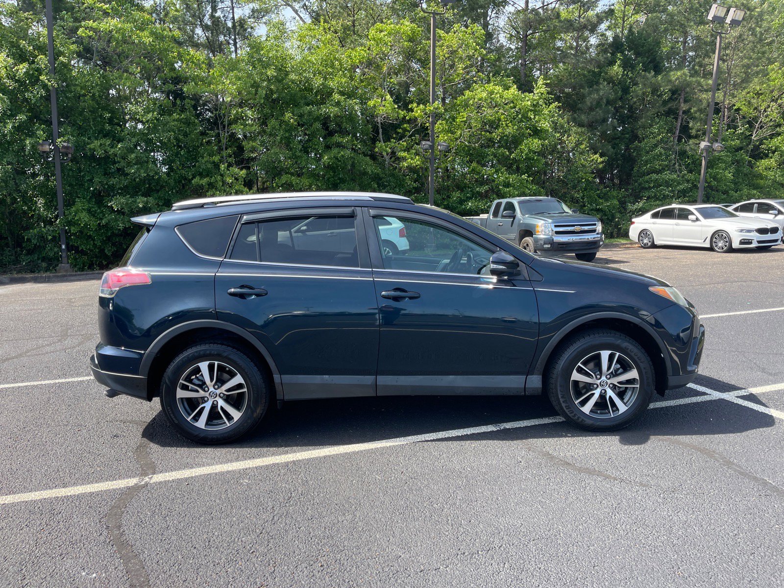 Used 2017 Toyota RAV4 XLE w/ Plus Special Value Package FWD image 21