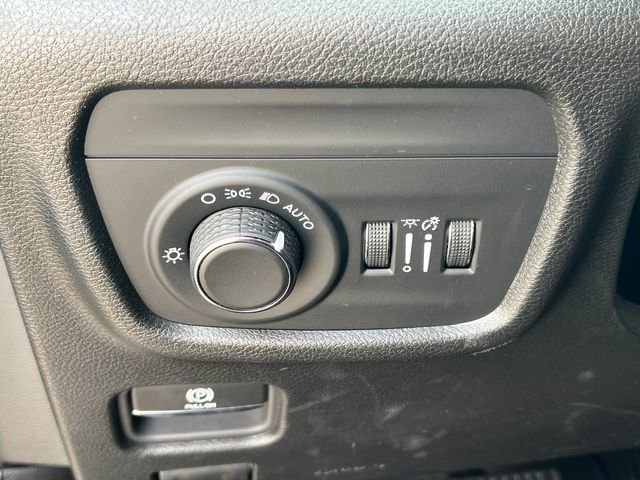 Used 2024 Jeep Grand Cherokee Altitude image 17