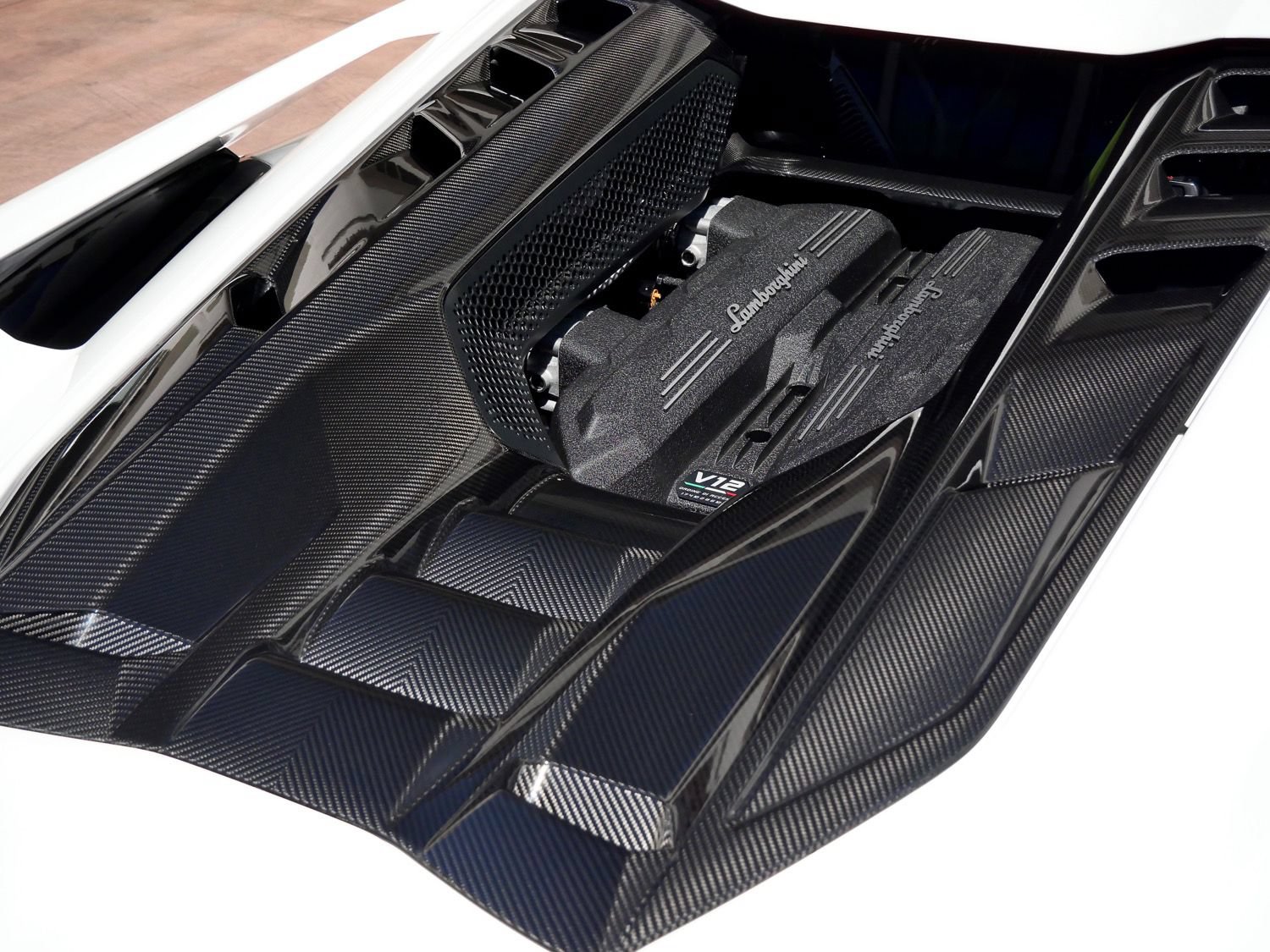 Used 2024 Lamborghini Revuelto AWD/4WD image 10