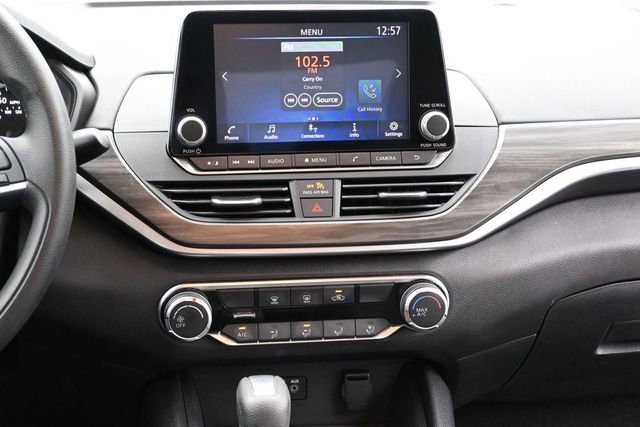 Used 2025 Nissan Altima 2.5 SV FWD image 11