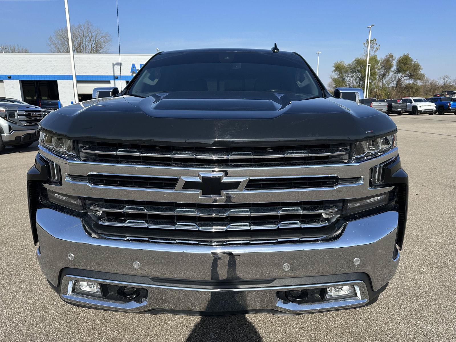 Used 2020 Chevrolet Silverado 1500 LTZ w/ LTZ Premium Package AWD/4WD image 10