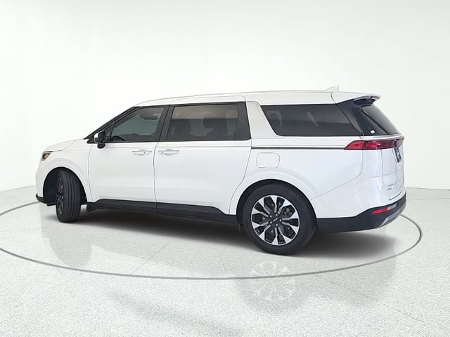 Used 2024 Kia Carnival EX FWD image 3