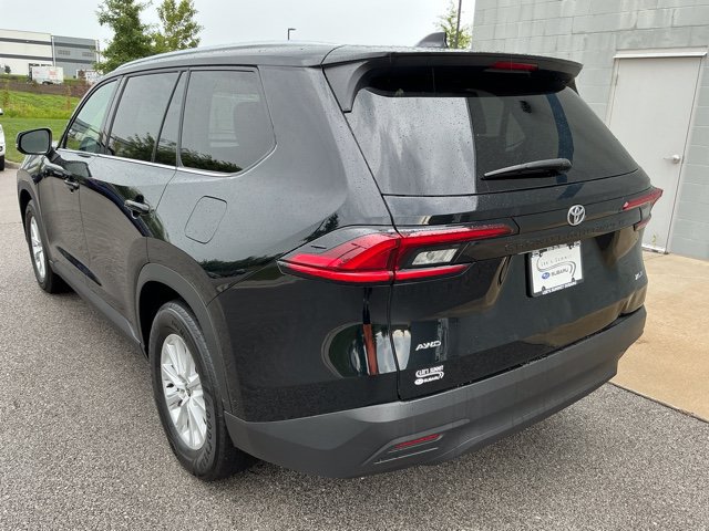 Used 2025 Toyota Grand Highlander AWD image 2