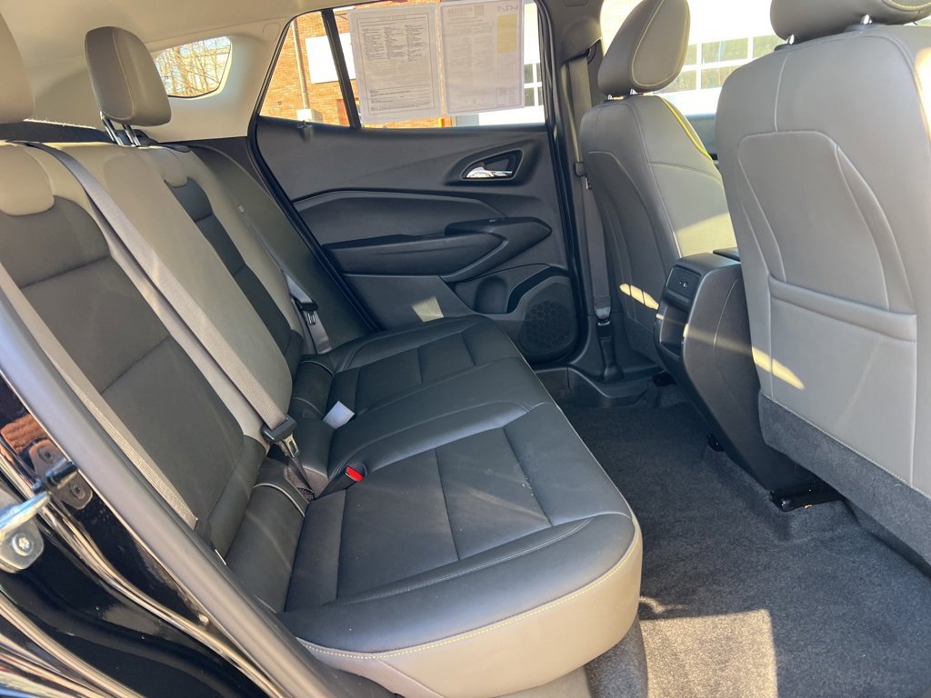 Used 2024 Chevrolet Trax ACTIV w/ Sunroof Package image 27