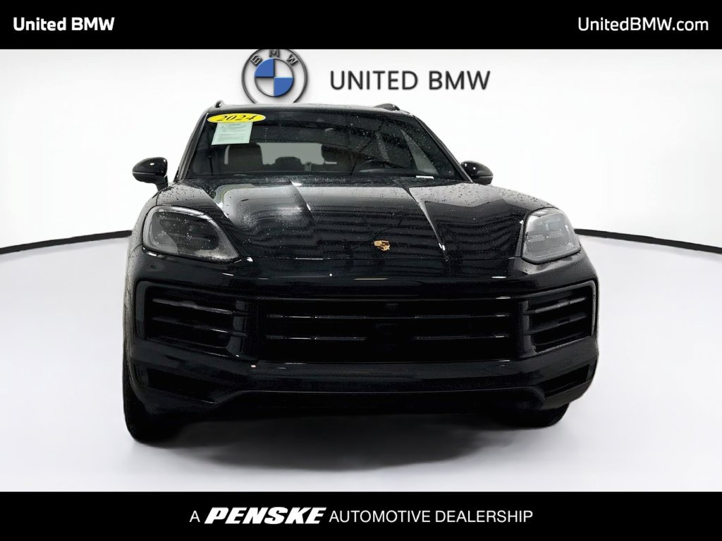Used 2024 Porsche Cayenne S AWD/4WD image 2