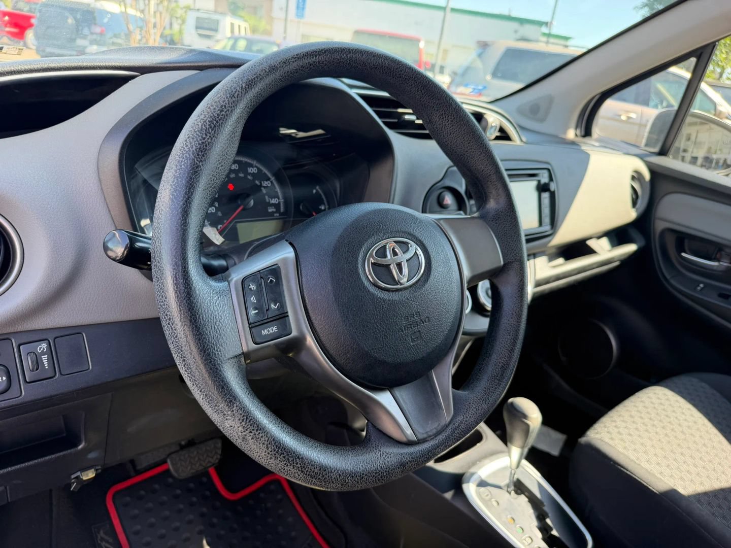 Used 2016 Toyota Yaris LE FWD image 19