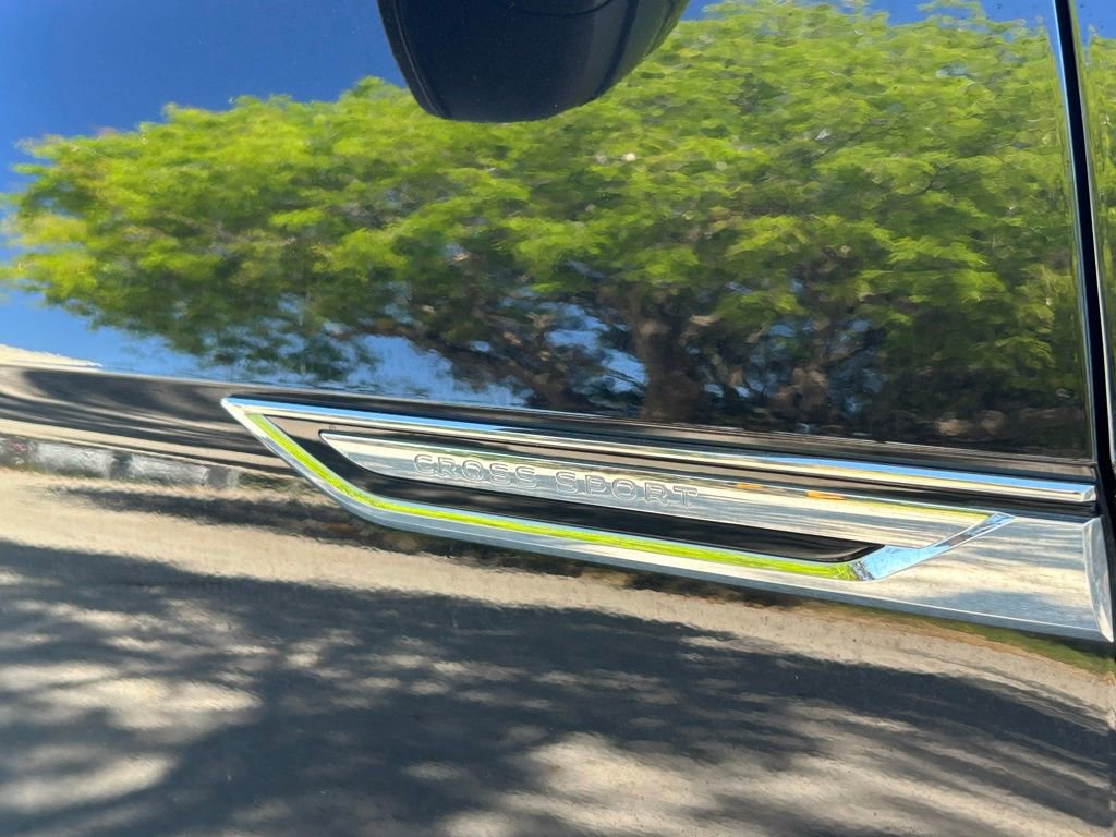 Used 2020 Volkswagen Atlas Cross Sport SE w/ Towing Package image 37