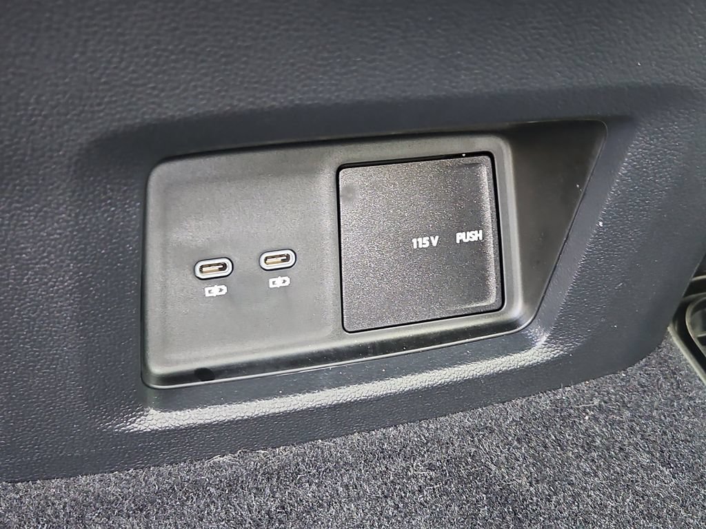 Certified 2026 Volkswagen Atlas Peak Edition AWD/4WD image 15