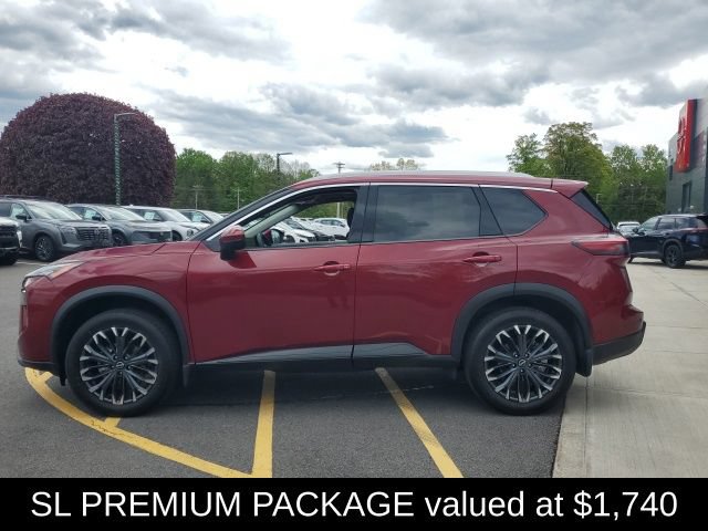 Certified 2025 Nissan Rogue SL w/ SL Premium Package AWD/4WD image 3