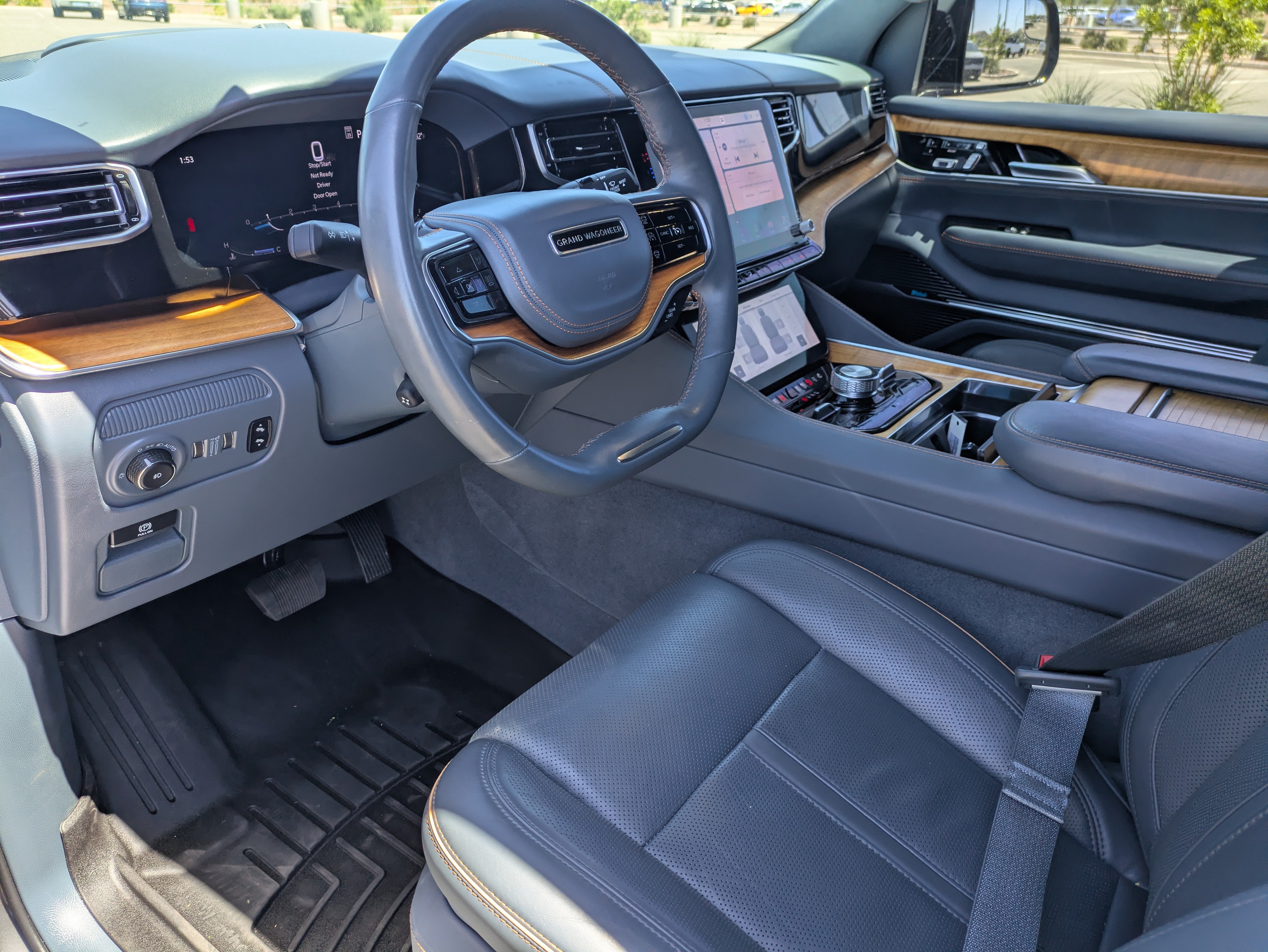 Used 2023 Jeep Grand Wagoneer L Series II w/ Premium Group II AWD/4WD image 25