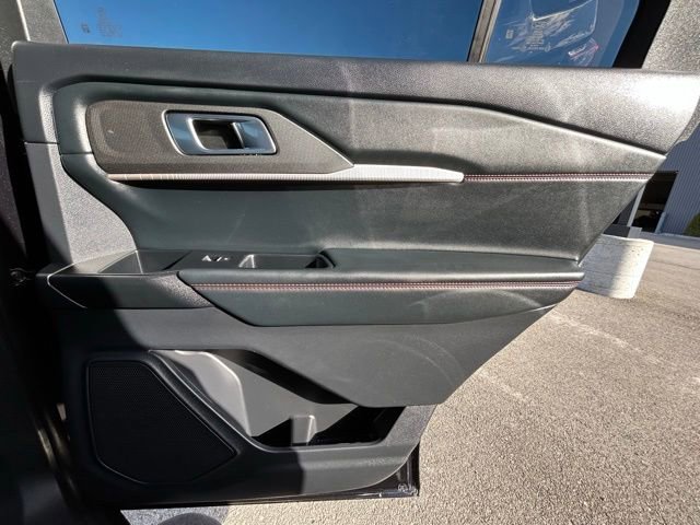 Used 2025 Ford Explorer ST-Line image 46