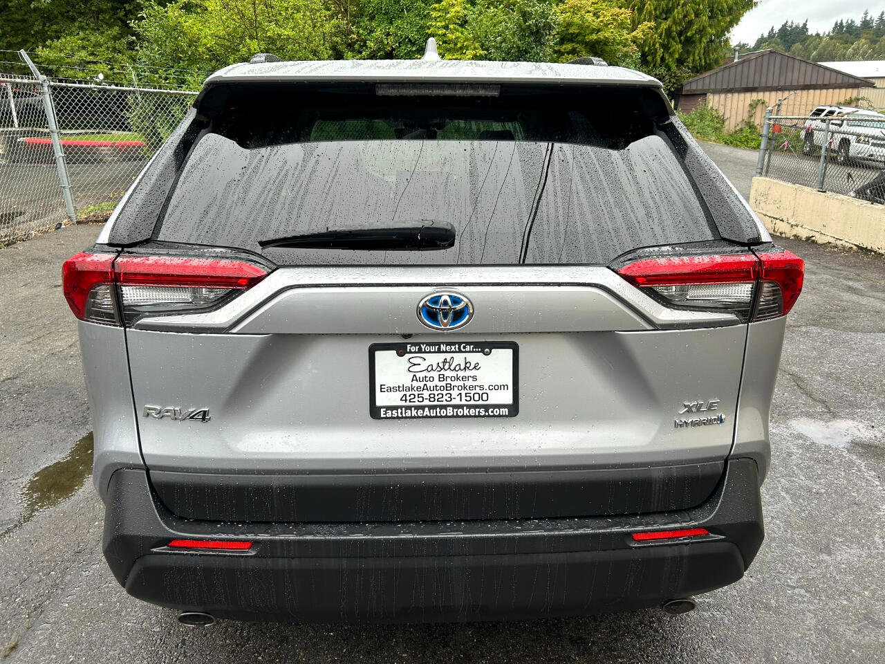 Used 2021 Toyota RAV4 XLE Premium image 6