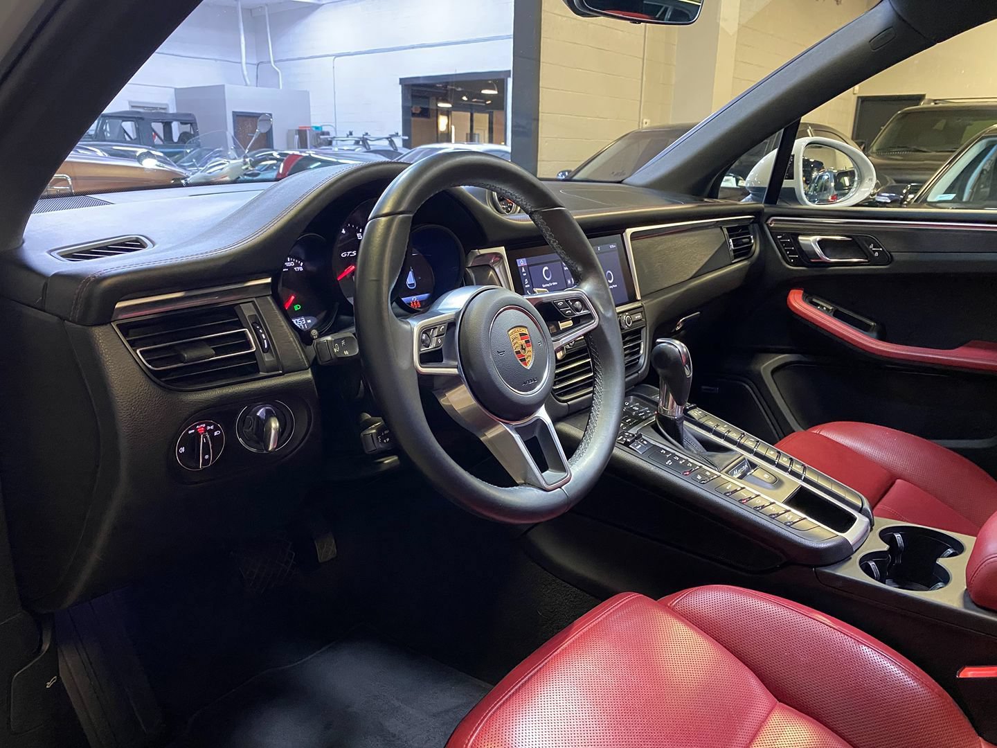 Used 2021 Porsche Macan GTS AWD/4WD image 10
