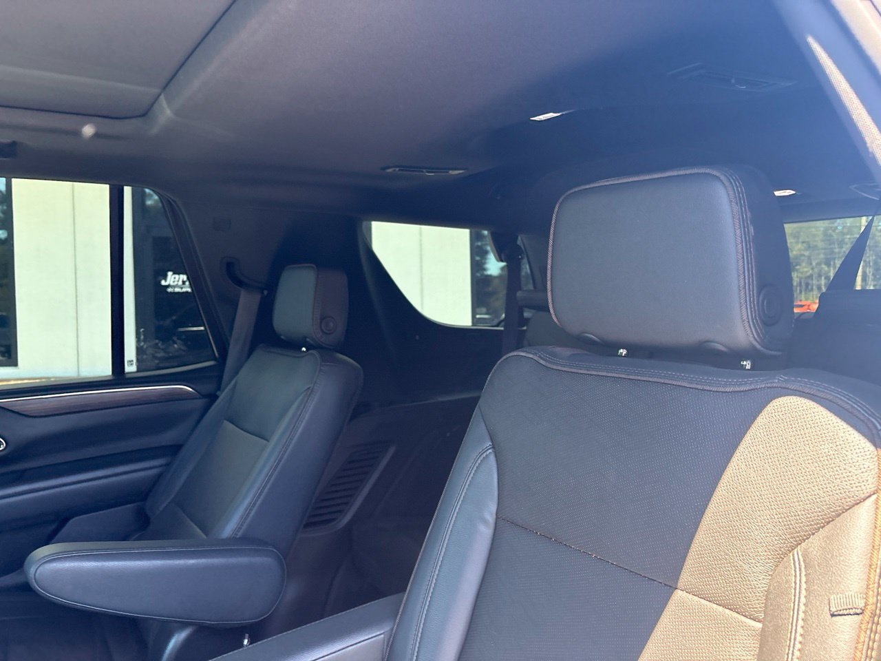 Used 2023 Chevrolet Tahoe High Country w/ Premium Package RWD image 6