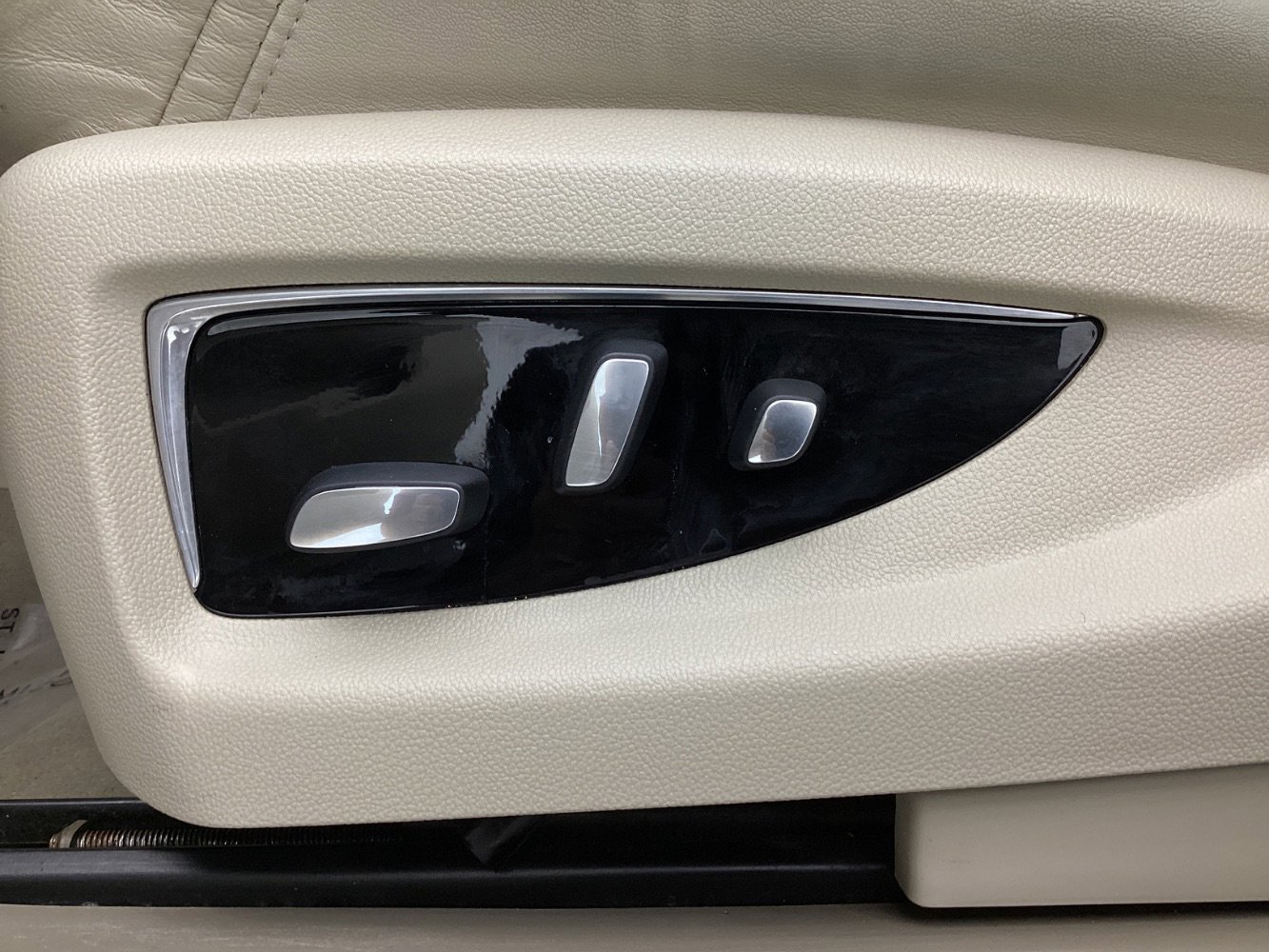 Used 2020 Cadillac Escalade Luxury image 39