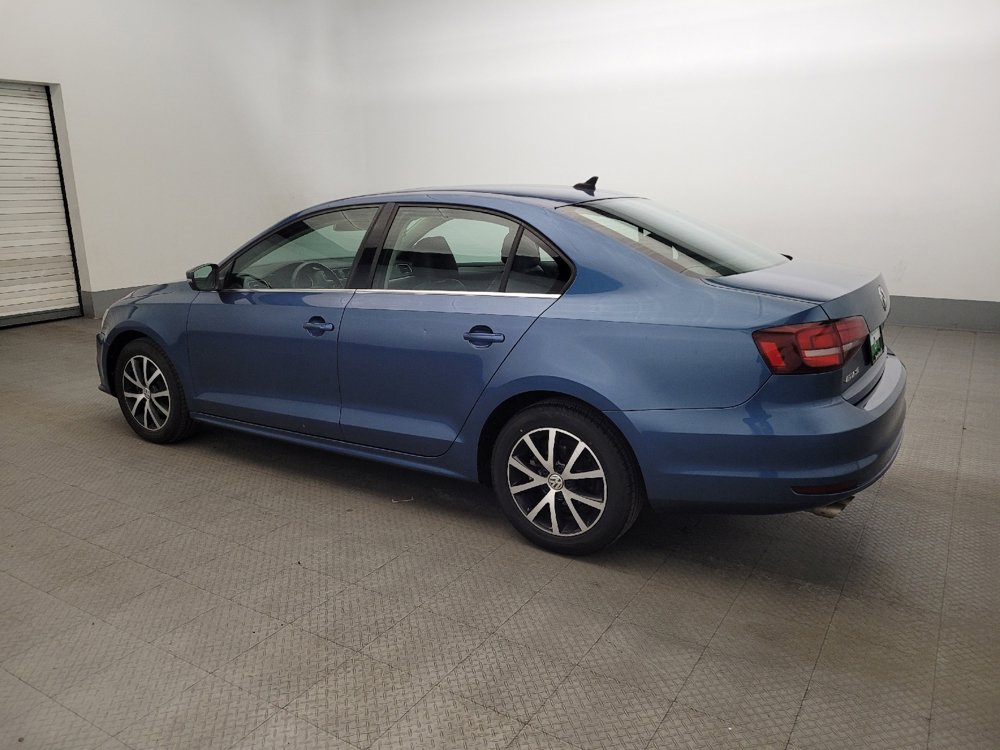 Used 2018 Volkswagen Jetta SE image 3