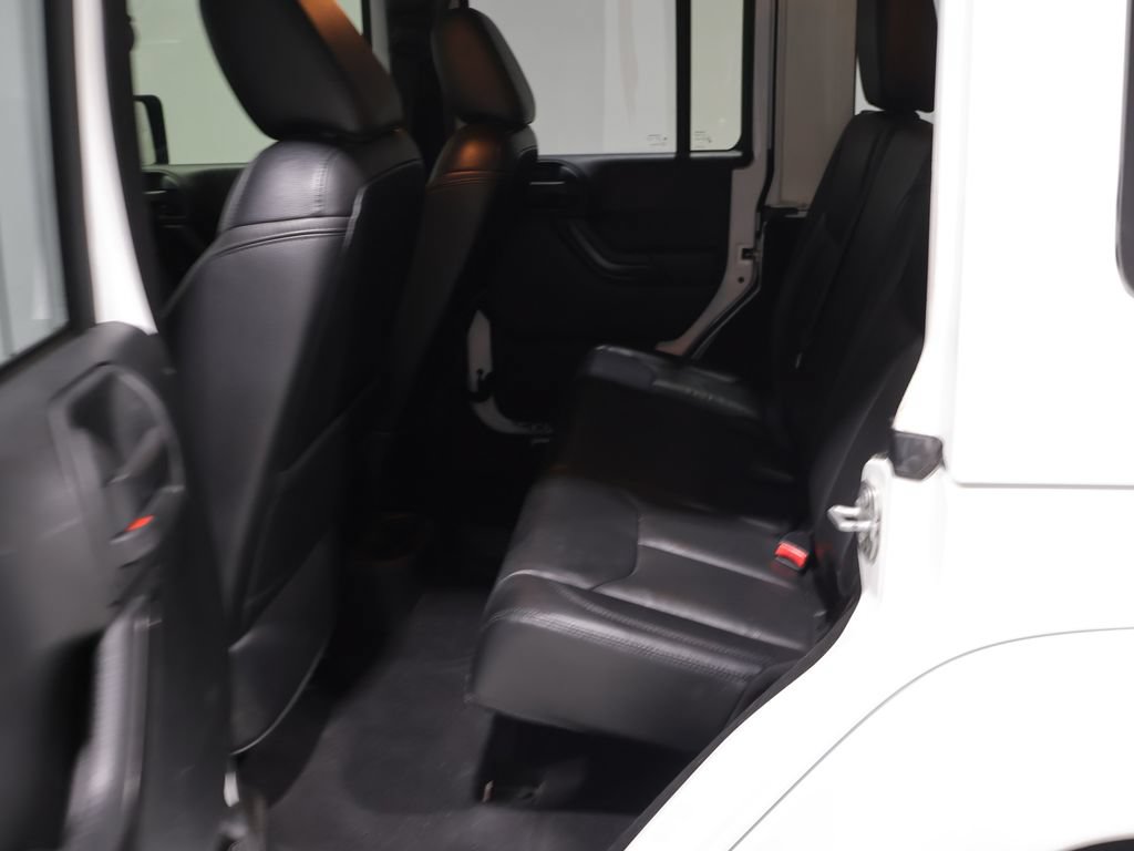 Certified 2017 Jeep Wrangler Unlimited Sahara AWD/4WD image 15