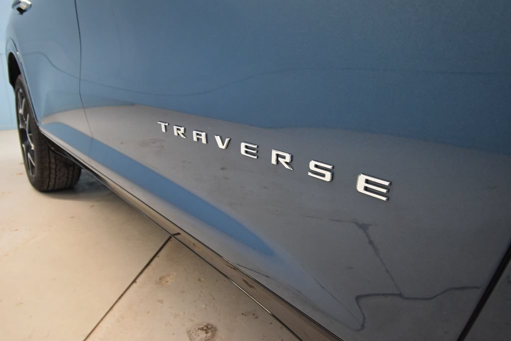 Used 2026 Chevrolet Traverse High Country w/ LPO, Floor Liner Package FWD image 40