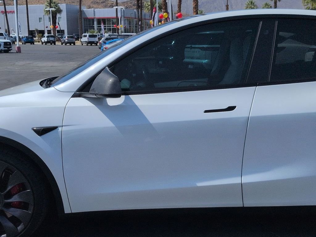 Used 2022 Tesla Model Y Performance image 28