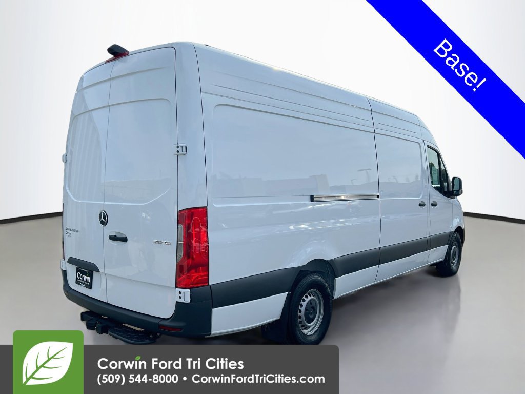 Used 2025 Mercedes-Benz Sprinter 2500 image 13