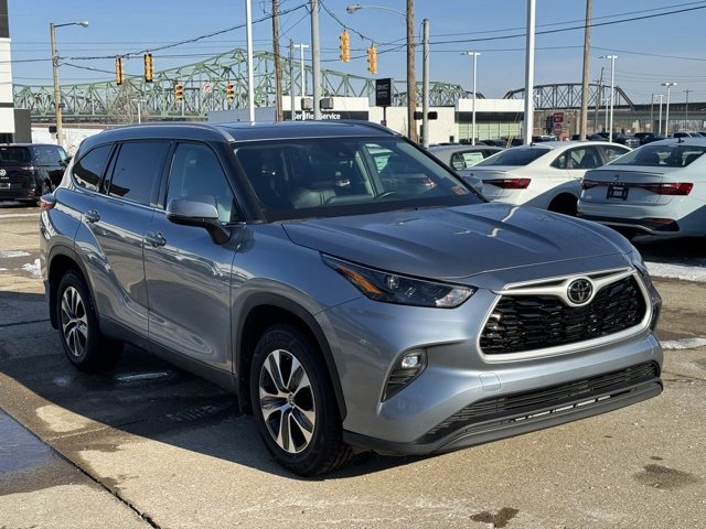 Used 2022 Toyota Highlander XLE image 7