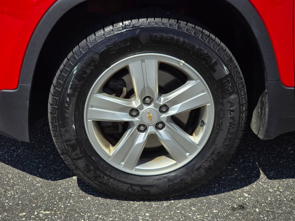 Used 2020 Chevrolet Trax LT w/ Sun & Sound Package AWD/4WD image 10