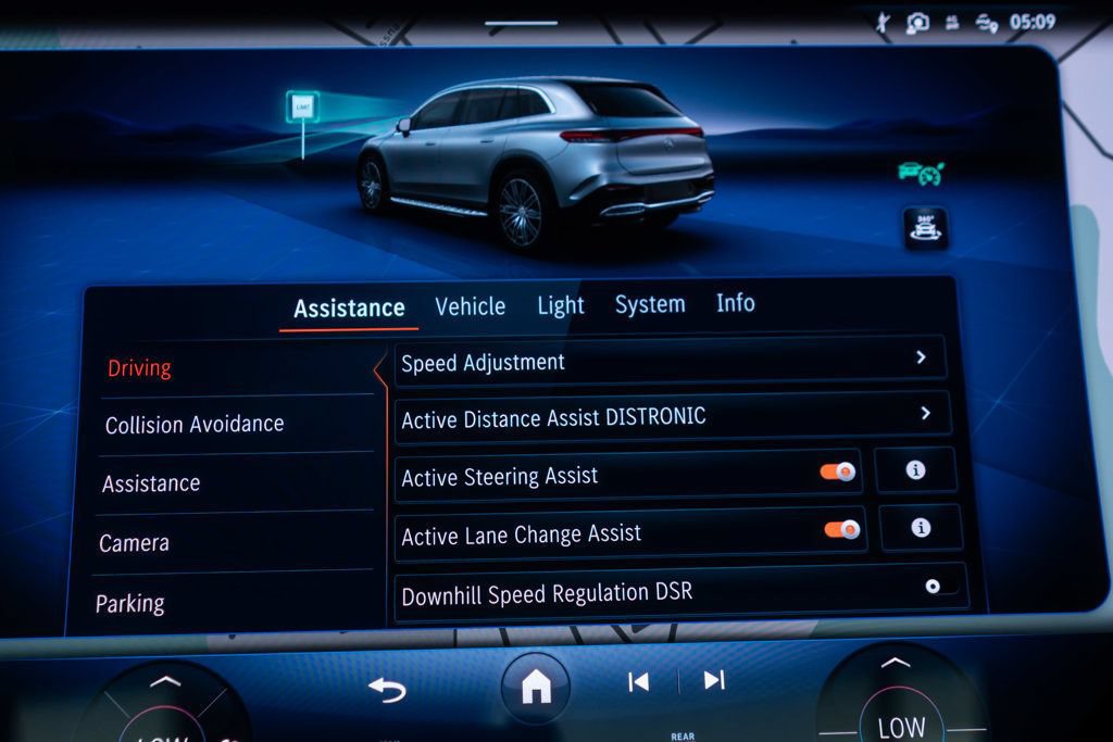 Used 2023 Mercedes-Benz EQS 580 4MATIC SUV image 31