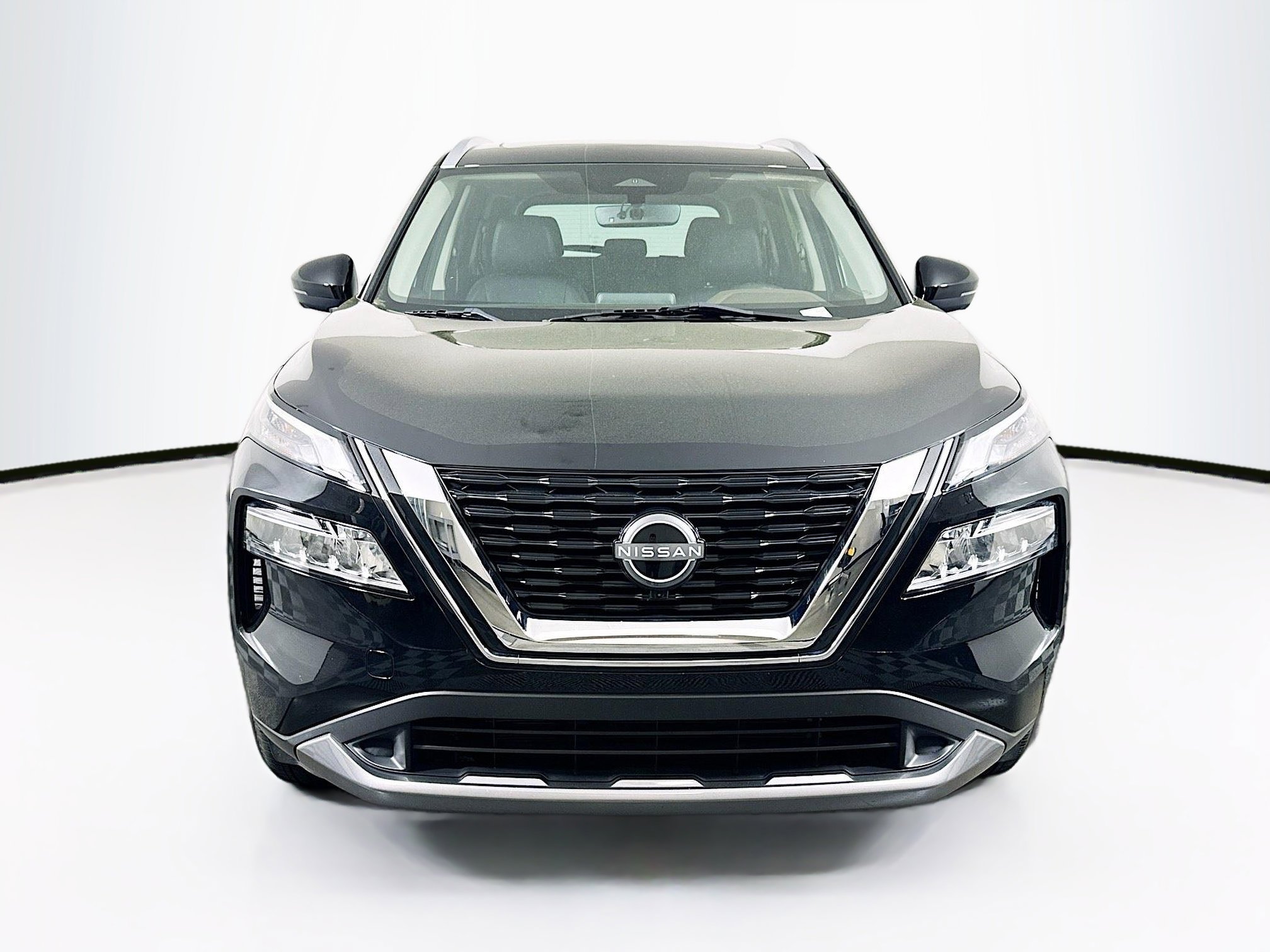 Used 2023 Nissan Rogue SL image 2